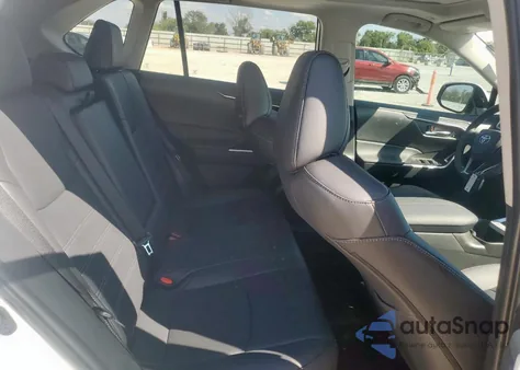 2025 Toyota Rav4 Xle Premium z USA, uszkodzony, nr VIN 2T3C1RFV0SW392686